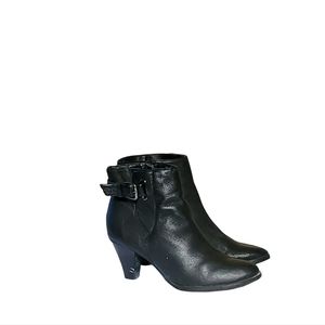 Women Vintage Leather Black Ankle Boots By St Johns Bay Size 8M/ Women Leather B